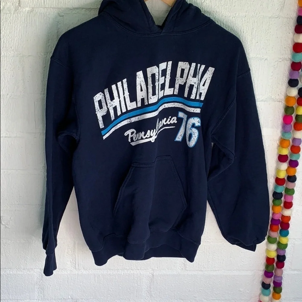 Philadelphia Pennsylvania 76 Vintage Women's Navy Sweatshirt sz S